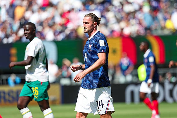 Adrien Rabiot (7.6): Tiếp thêm nguồn năng lượng dồi dào cho tuyến giữa bằng những pha kéo bóng xộc thẳng vào trung lộ. Anh chính là người tung ra đường chuyền dọn cỗ tuyệt vời cho bàn thắng của Barcola.