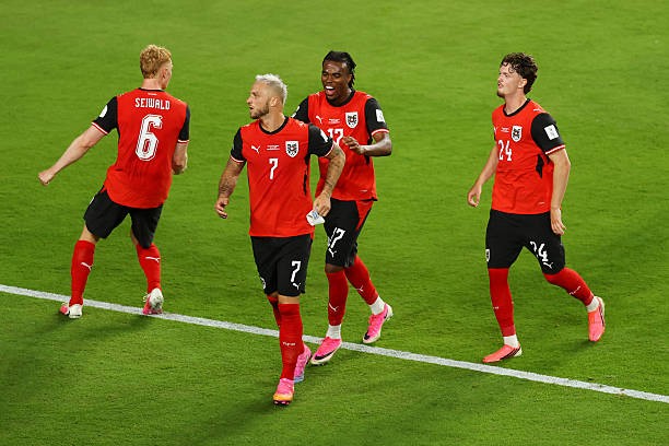 Arnautovic kết liễu đại diện Tây Á.