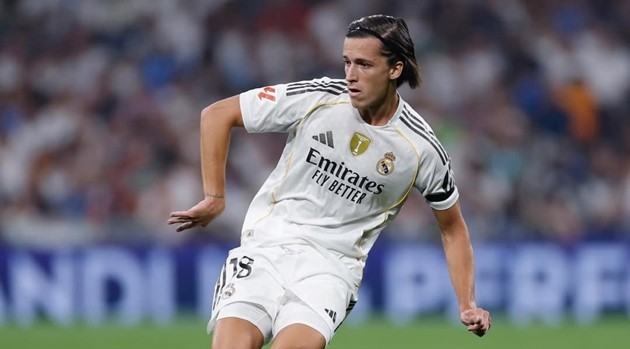  Alvaro Carreras được Chelsea săn đón.