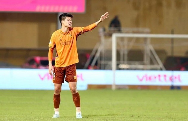 Trung vệ trẻ Đinh Quang Kiệt có chiều cao ấn tượng.