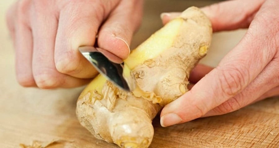 Với những phần vỏ bị dập, thâm hoặc có dấu hiệu hư hỏng, nên cắt bỏ để đảm bảo vệ sinh thực phẩm.