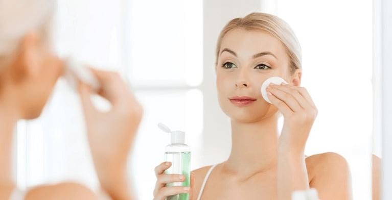 Dù sử dụng những sản phẩm dưỡng da đắt tiền đến đâu, hiệu quả cũng sẽ bị ảnh hưởng nếu làn da chưa được làm sạch đúng cách.