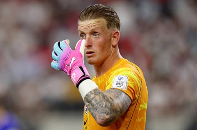 Jordan Pickford (5 điểm): Có thể xử lý tốt hơn ở bàn thua đầu tiên khi đã chạm tay vào bóng. Khả năng phân phối bóng thiếu ổn định, bù lại có pha cứu thua xuất sắc trước cú sút của Pasalic.
