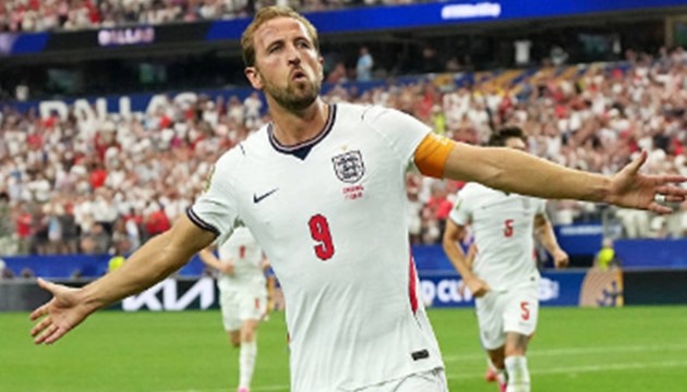Harry Kane (8 điểm): Lập cú đúp với pha đánh đầu dũng mãnh và quả phạt đền thành công ở lần sút lại. Hoàn thành xuất sắc nhiệm vụ của một chân sút chủ lực.