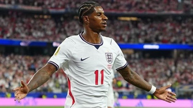 Rashford ghi điểm với Tuchel.