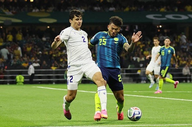 Luis Suarez (6.9): Tiền đạo cắm chơi xông xáo và tích cực pressing trên hàng công nhưng không có nhiều khoảng trống cũng như cơ hội dứt điểm thực sự rõ ràng trước hàng thủ dày đặc của Uzbekistan.