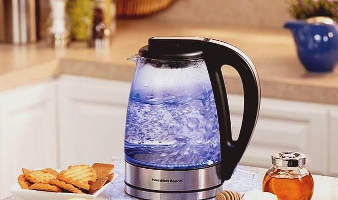 Cách này cũng giúp bạn khử sạch ấm nước trong nhà nghỉ khách sạn trước khi dùng ấm
