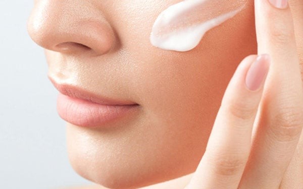 Một sản phẩm có thể đảm nhận nhiều vai trò cùng lúc như chống nắng, dưỡng ẩm và hỗ trợ cải thiện các vấn đề sắc tố. 