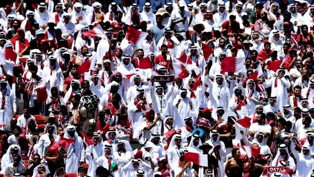 1000 cổ động viên Qatar đã được chính phủ đài thọ đi xem World Cup.