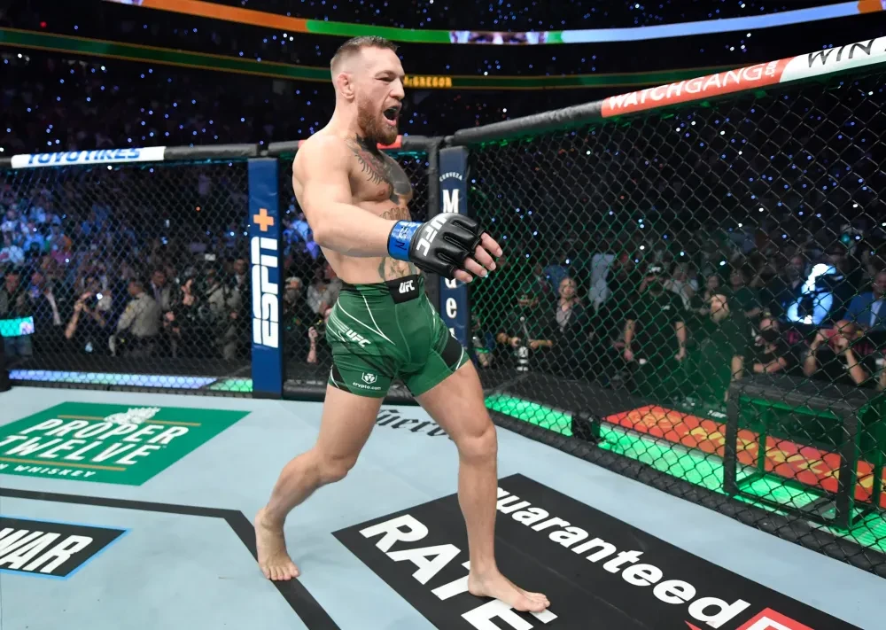 Conor McGregor khởi động trước trận gặp Dustin Poirier tại UFC 264