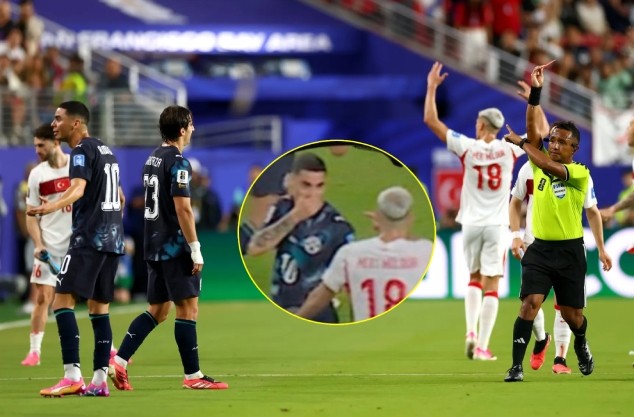 Thẻ đỏ của Almiron là lời cảnh báo cho các cầu thủ tham dự World Cup 2026 với luật mới từ FIFA.