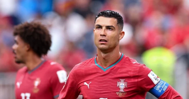 Ronaldo trở thành tâm điểm của truyền thông tại Bồ Đào Nha.