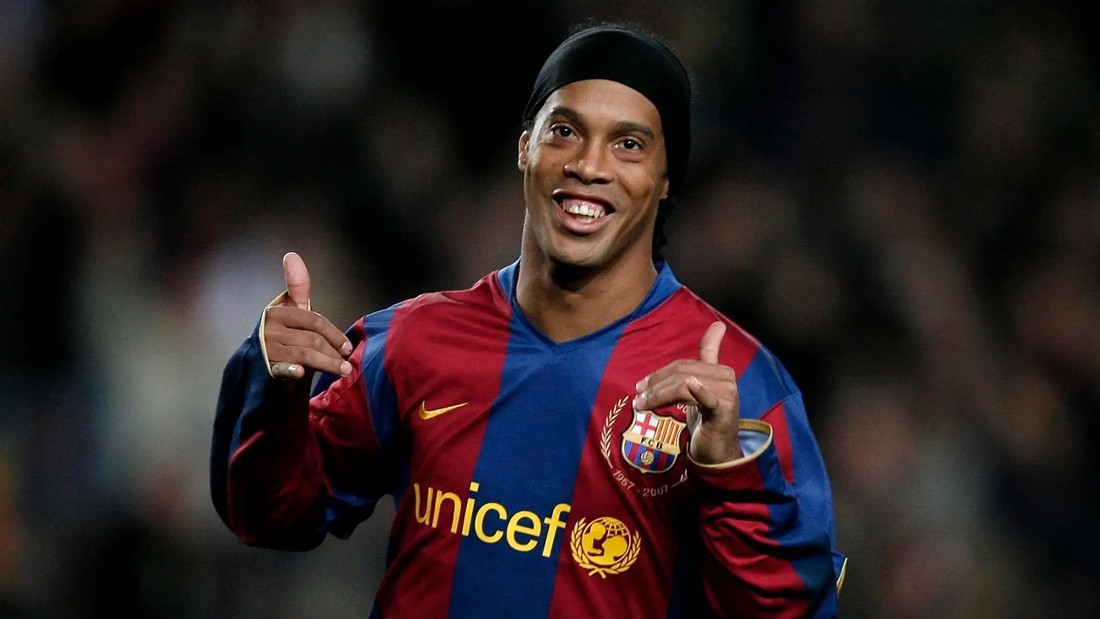 Ronaldinho khi còn thi đấu cho Barca.