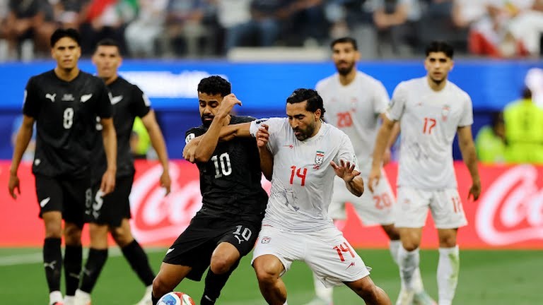 Iran đã giành được 1 điểm ngày ra quân.