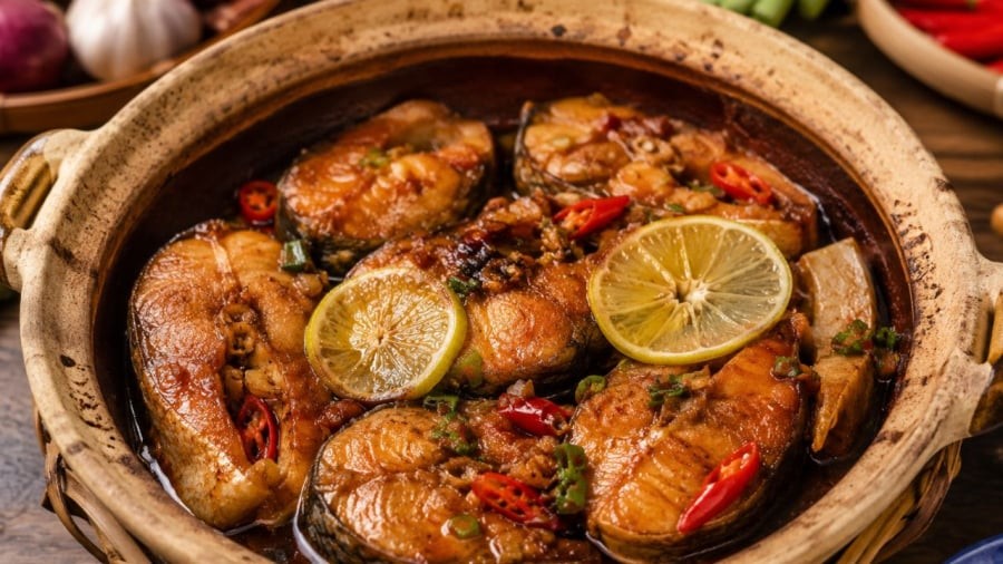 Chanh giúp cho cá kho chắc thịt mà lại nhanh nhừ xương