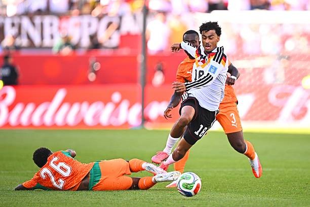 Nathaniel Brown (7.1/10): Có một pha cản phá xuất sắc trước đó để ngăn Diallo ghi bàn. Dù để Kessie ghi bàn khai thông thế bế tắc, nhưng nhìn chung đây là một màn trình diễn đầy cố gắng của hậu vệ này trước áp lực từ các ngôi sao đối phương.