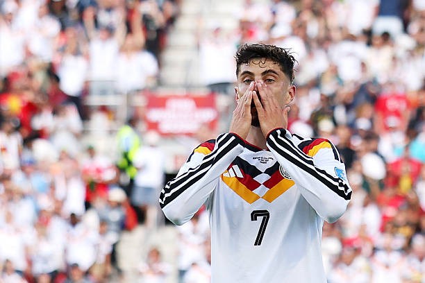 Kai Havertz (6.6/10): Có một cú đánh đầu hiểm hóc bị thủ môn Fofana cản phá và một bàn thắng không được công nhận. Havertz thi đấu nỗ lực nhưng đang cảm nhận rõ áp lực cạnh tranh vị trí từ Deniz Undav.