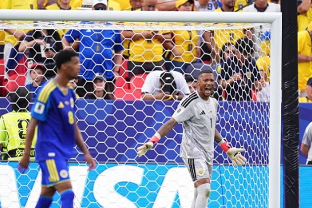 1. Trận hòa 0-0 trước Ecuador tại sân vận động Kansas City đánh dấu điểm số đầu tiên trong lịch sử tham dự cúp thế giới của đội tuyển Curacao, và kiến trúc sư trưởng cho thành tích ấn tượng này chính là thủ thành Eloy Room.