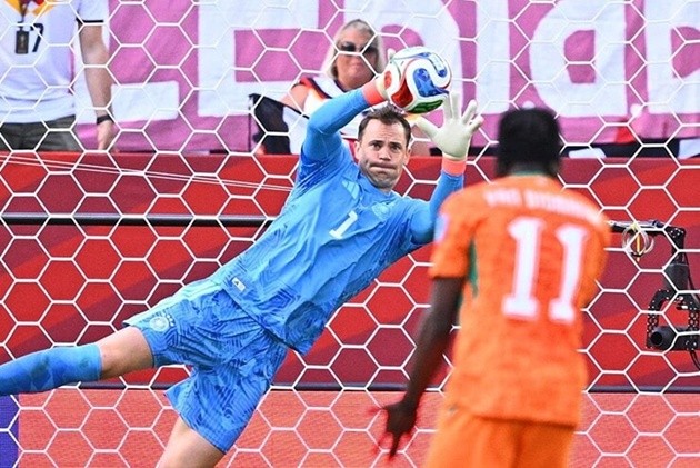Neuer có màn thể hiện ổn định giúp Đức ngược dòng thắng Bờ Biển Ngà.