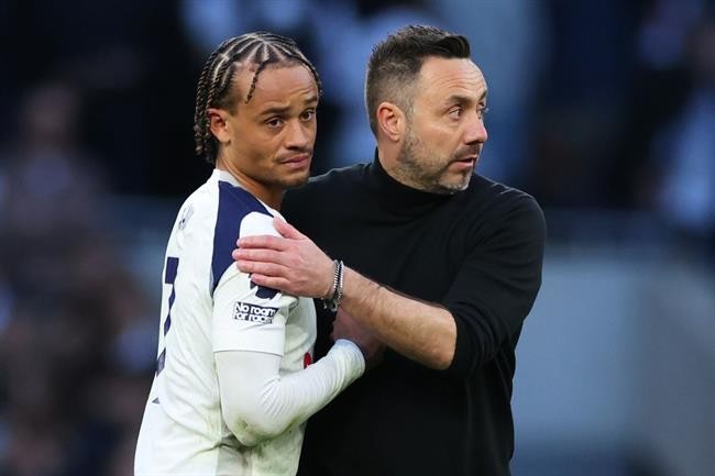 Xavi Simons có mối quan hệ tốt đẹp với HLV mới.