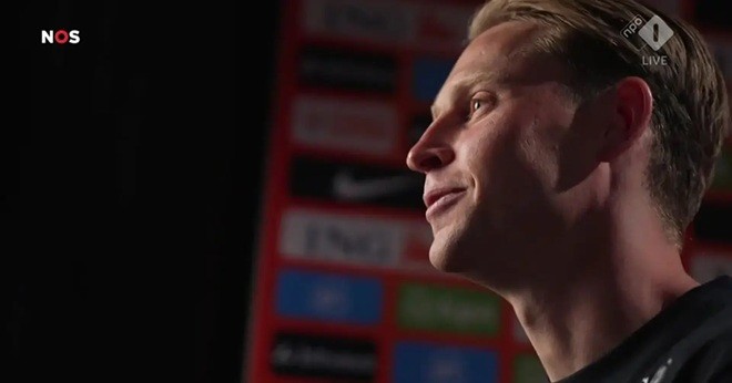 De Jong đã thể hiện sự hâm mộ đối với Messi.