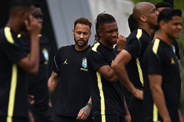Neymar đã hoàn thành buổi tập đầu tiên cùng tuyển Brazil.