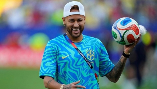 Neymar hứa hẹn sẽ ra sân cho Brazil trong thời gian tới,
