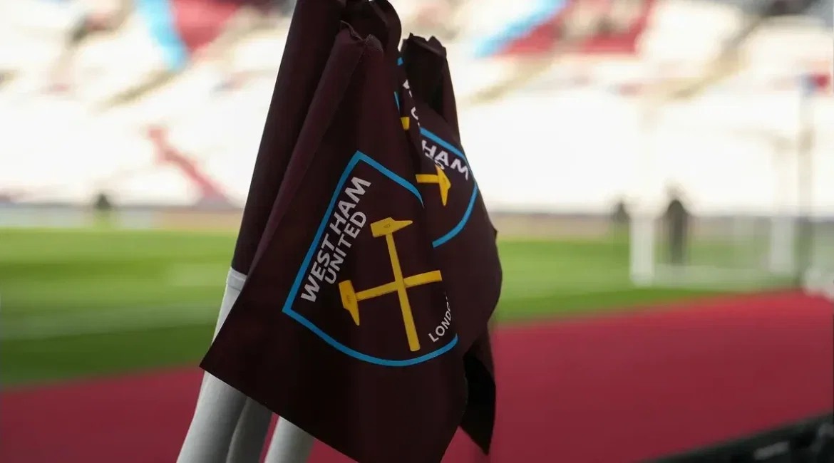 West Ham đối mặt áp lực tài chính sau khi rớt hạng.