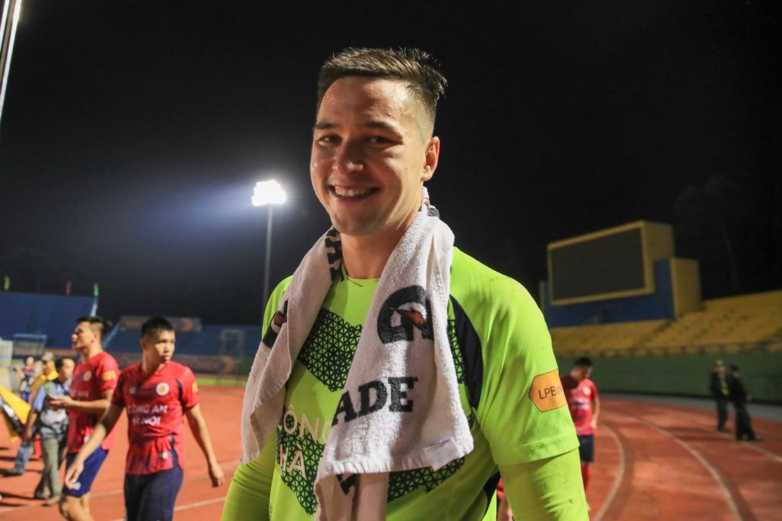 Nguyễn Filip sẽ cùng CAHN đá play-off AFC Champions League Elite. Ảnh: FBNV.