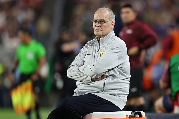Bielsa và các học trò liên tục mất điểm trước hai đối thủ yếu.