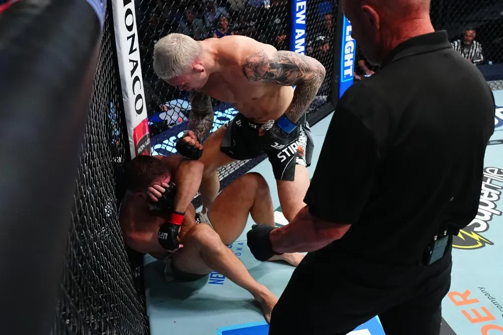 Trận đấu giữa Navajo Stirling và Ion Cutelaba tại UFC Vegas 119
