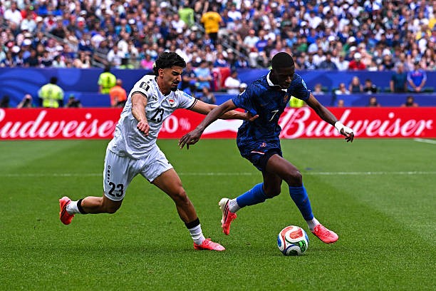 Ousmane Dembele (8/10): Thể hiện khả năng phán đoán tốt để cướp đường chuyền hỏng của đối phương trong vòng cấm, kiến tạo cho Mbappe đệm bóng dễ dàng trước khi tự mình ghi bàn thắng đầu tiên tại một giải đấu lớn bằng pha dứt điểm đầy tự tin.