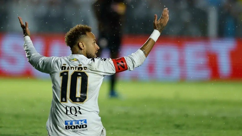Neymar đã trải qua những giai đoạn khó khăn trong sự nghiệp.