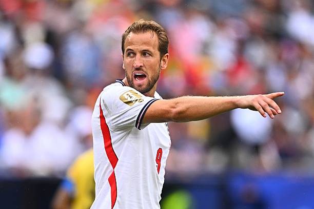 Harry Kane (6.7): Dù một phần lỗi thuộc về hàng tiền vệ khi không cung cấp đủ bóng, nhưng bản thân Kane cũng chơi thiếu tích cực. Anh đã bỏ lỡ cơ hội vàng để định đoạt trận đấu ở những phút cuối khi sút bóng vọt xà ngang trước khung thành trống trải.