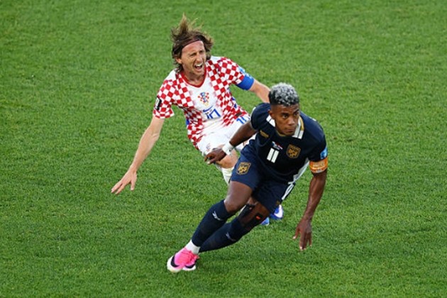 Không chỉ xuất sắc trong tấn công, Modric còn năng nổ hỗ trợ hàng thủ với 4 hành động phòng ngự thành công.