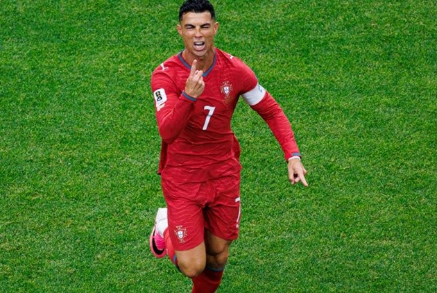 Ronaldo góp công lớn giúp Bồ Đào Nha thắng đậm Uzbekistan.