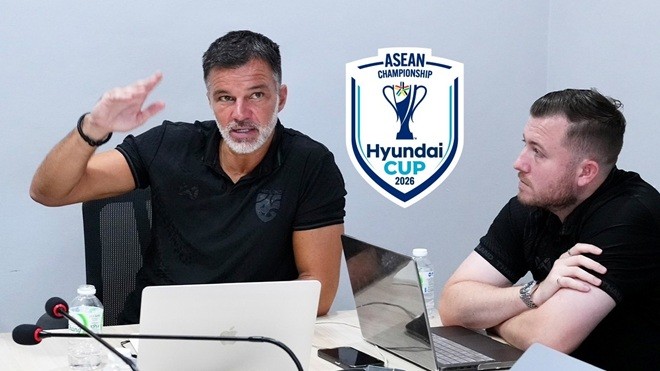 HLV trưởng Anthony Hudson xác định Thái Lan sẽ dùng cầu thủ trẻ ở AFF Cup.