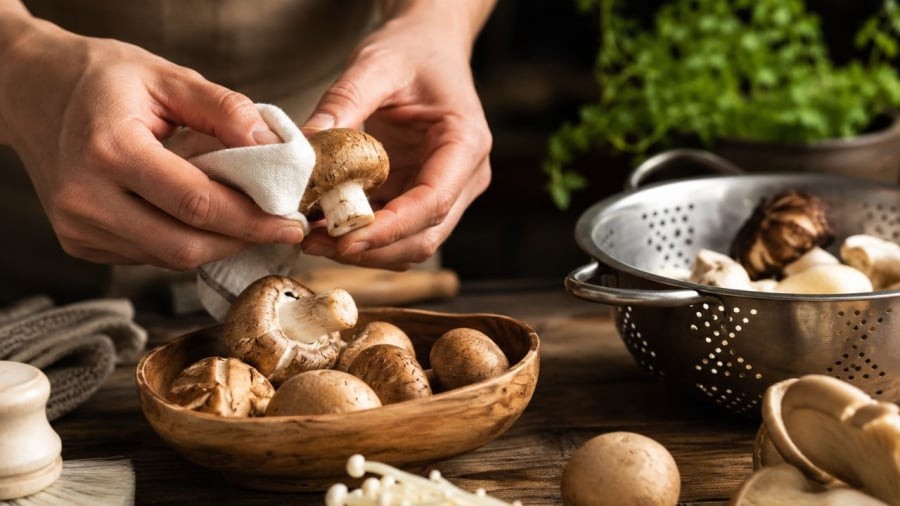 Rửa dưới nước, nấm dễ hút nước