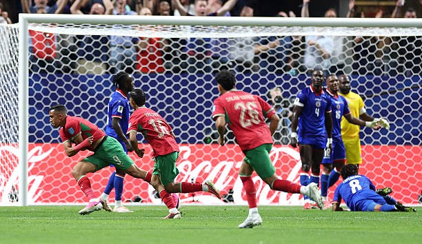 Soufiane Rahimi nâng tỷ số lên 3-2 cho Morocco.