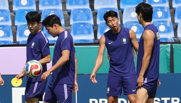 Son Heung-min ngồi dự bị ở cuộc đấu Nam Phi.