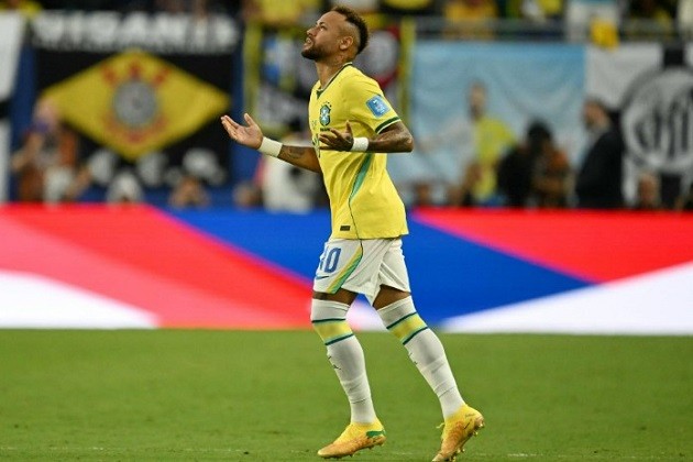 Neymar cũng vào sân ở những phút cuối.