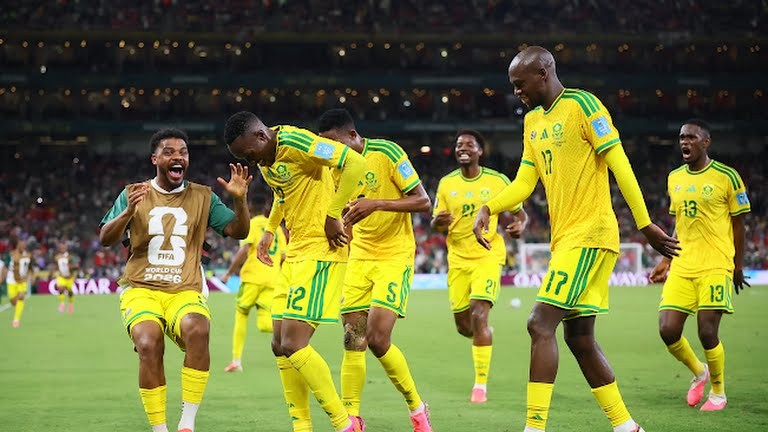 Nam Phi sẽ có lần đầu đá knock-out World Cup.