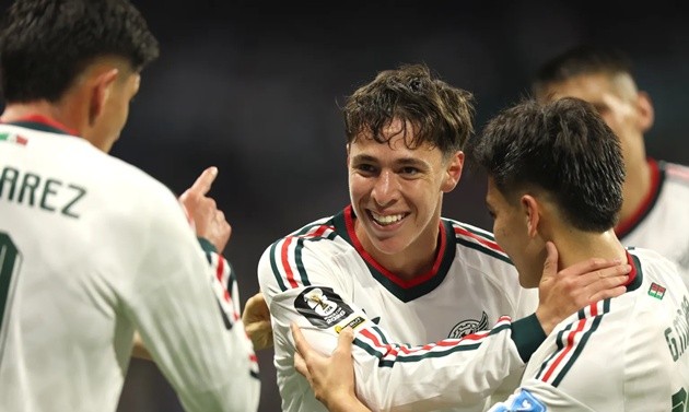 Mateo Chavez ghi bàn mở tỷ số trước khi Julian Quinones và Alvaro Fidalgo lần lượt nổ súng. Mexico dẫn đầu bảng A với 9 điểm, ghi 6 bàn và không thủng lưới.