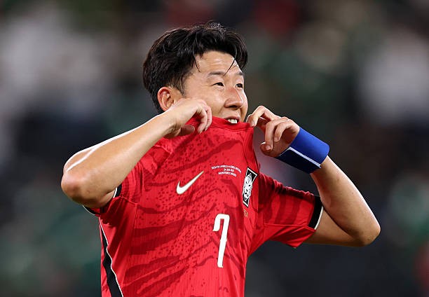 Son Heung-min bất ngờ ngồi dự bị trước Nam Phi.
