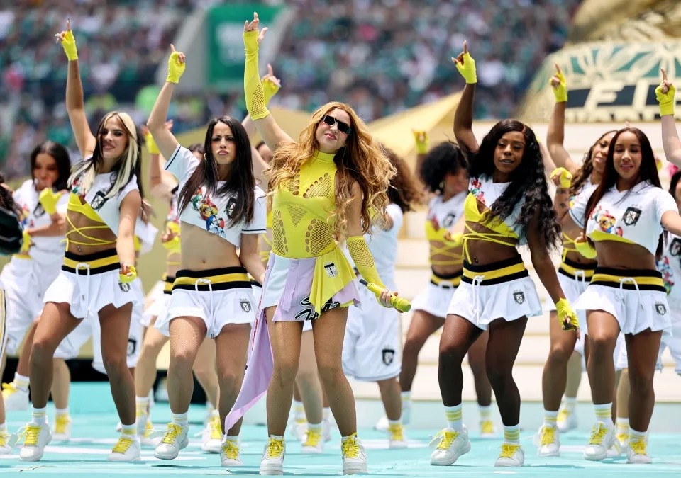 Shakira biểu diễn trong buổi lễ khai mạc VCK World Cup 2026 tại Mexico.