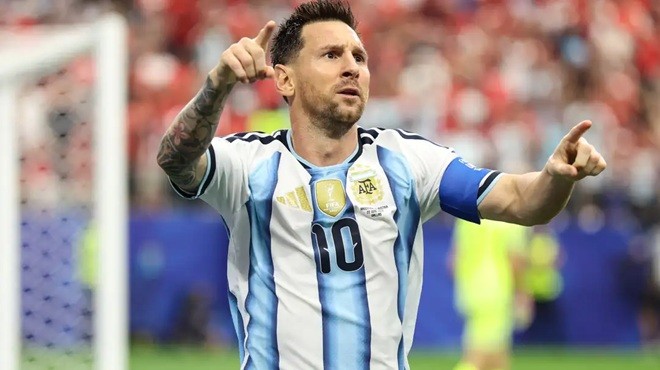 Messi gần 40 tuổi vẫn đang bùng nổ hơn các đàn em. Ảnh: Getty.