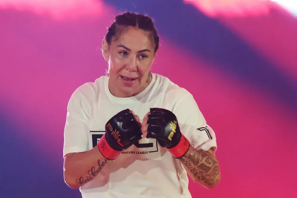 Cris Cyborg chuẩn bị cho trận đấu cuối cùng tại PFL