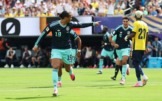 Leroy Sane (8/10): Cầu thủ xuất sắc nhất bên phía tuyển Đức. Sane đã tận dụng rất tốt cơ hội để ghi bàn và cực kỳ tích cực trong việc hỗ trợ phòng ngự. Dù không còn ở thời kỳ đỉnh cao phong độ, anh vẫn cho thấy tầm ảnh hưởng quan trọng lên lối chơi chung.