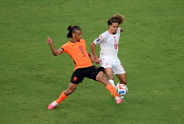 Nathan Ake (7.1): Thi đấu tròn vai bên hành lang cánh trái. An toàn trong các quyết định phòng ngự cá nhân và giữ cự ly đội hình hợp lý, góp phần hạn chế tối đa không gian hoạt động của các chân sút đối phương.
