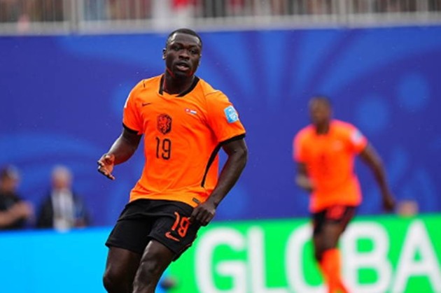 Brian Brobbey (7.7): Làm tốt vai trò của một số chín ảo với sức mạnh thể chất ấn tượng. Trực tiếp ghi bàn nhân đôi cách biệt và liên tục làm khổ hàng thủ đối phương bằng khả năng tỳ đè, giữ bóng xuất sắc.